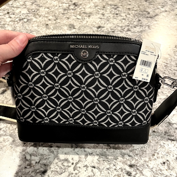 Michael Kors Jet Set Charm Large Dome Crossbody - Picture 4 of 13